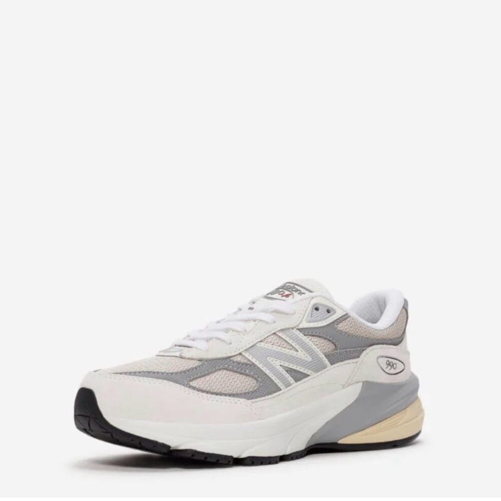 New Balance 990v6 in Rare Reflection colorway.  W 8.5/ Y 7. BNIB